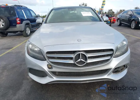 2016 Mercedes-Benz C 300 4Matic из США, поврежденный, VIN 55SWF4KB0GU137738